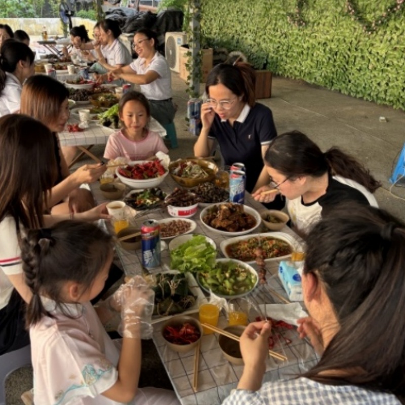 Bữa tối Lễ hội thuyền rồng